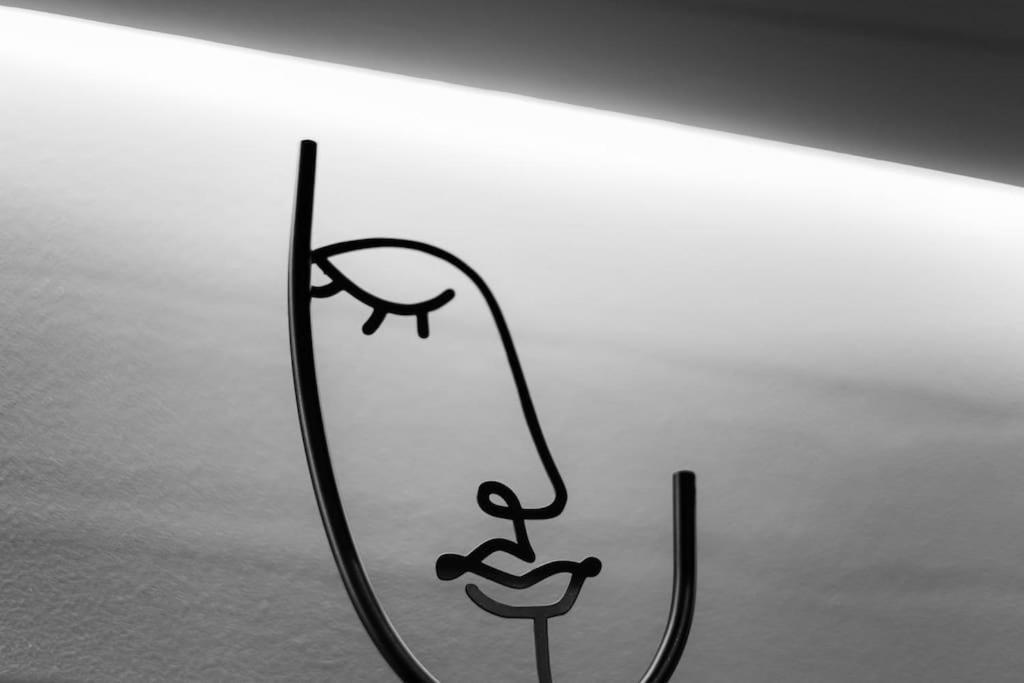 Lux Seaside Apartment By Volos Hospitality מראה חיצוני תמונה